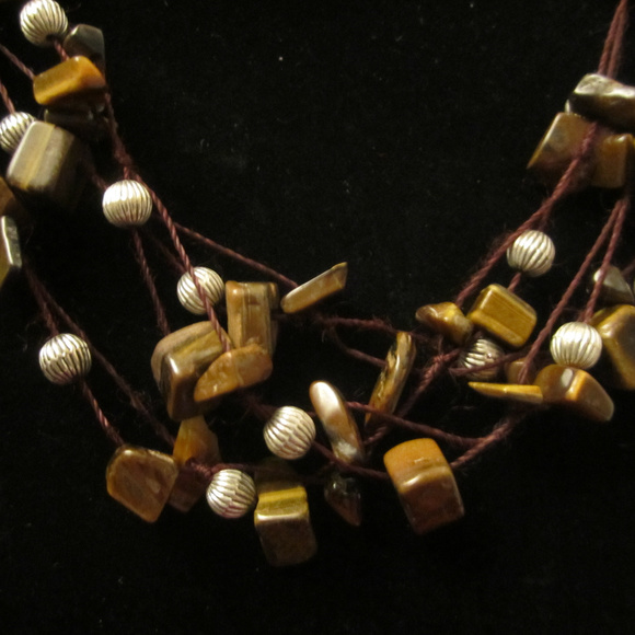 Tiger's Eye Strung Nuggets VTG Necklace AVON EUC - Picture 2 of 4